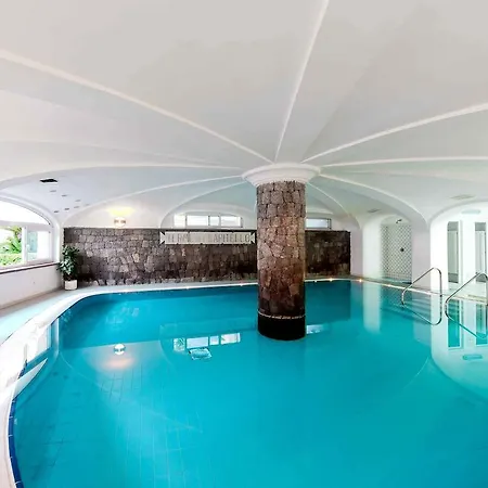 ホテル Svizzera Terme ラッコ・アメーノ